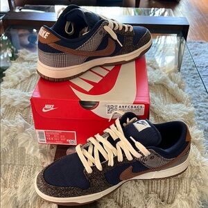 Nike Dunk Low Tweed Midnight Navy Corduroy Sneakers